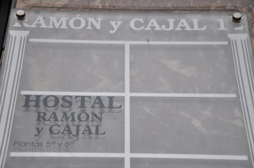 Hostal Ramon Y Cajal Valladolid Exterior photo